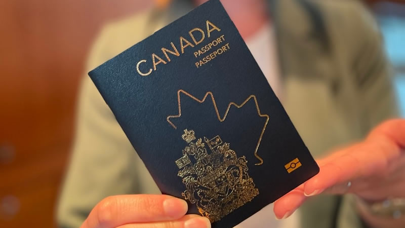 加拿大护照 Canada passport